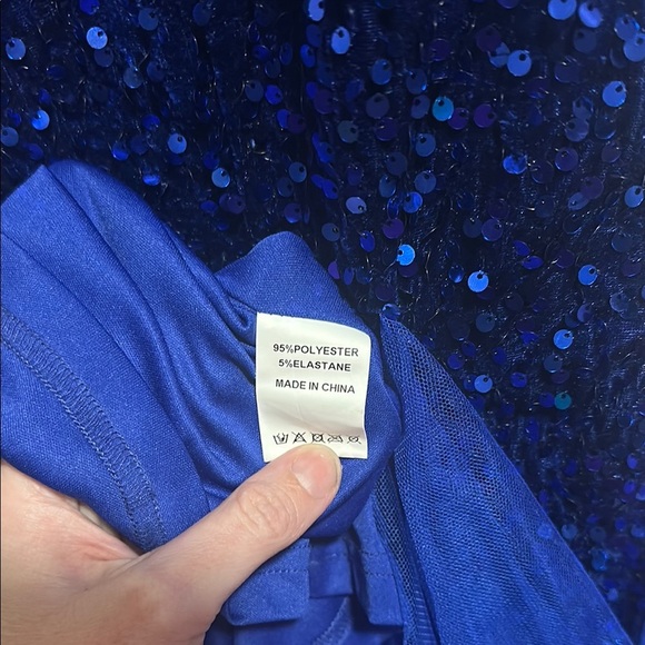 Formal Blue Dress with Sparkling Sequins and Flowing Tulle Skirt - Picture 6 of 7